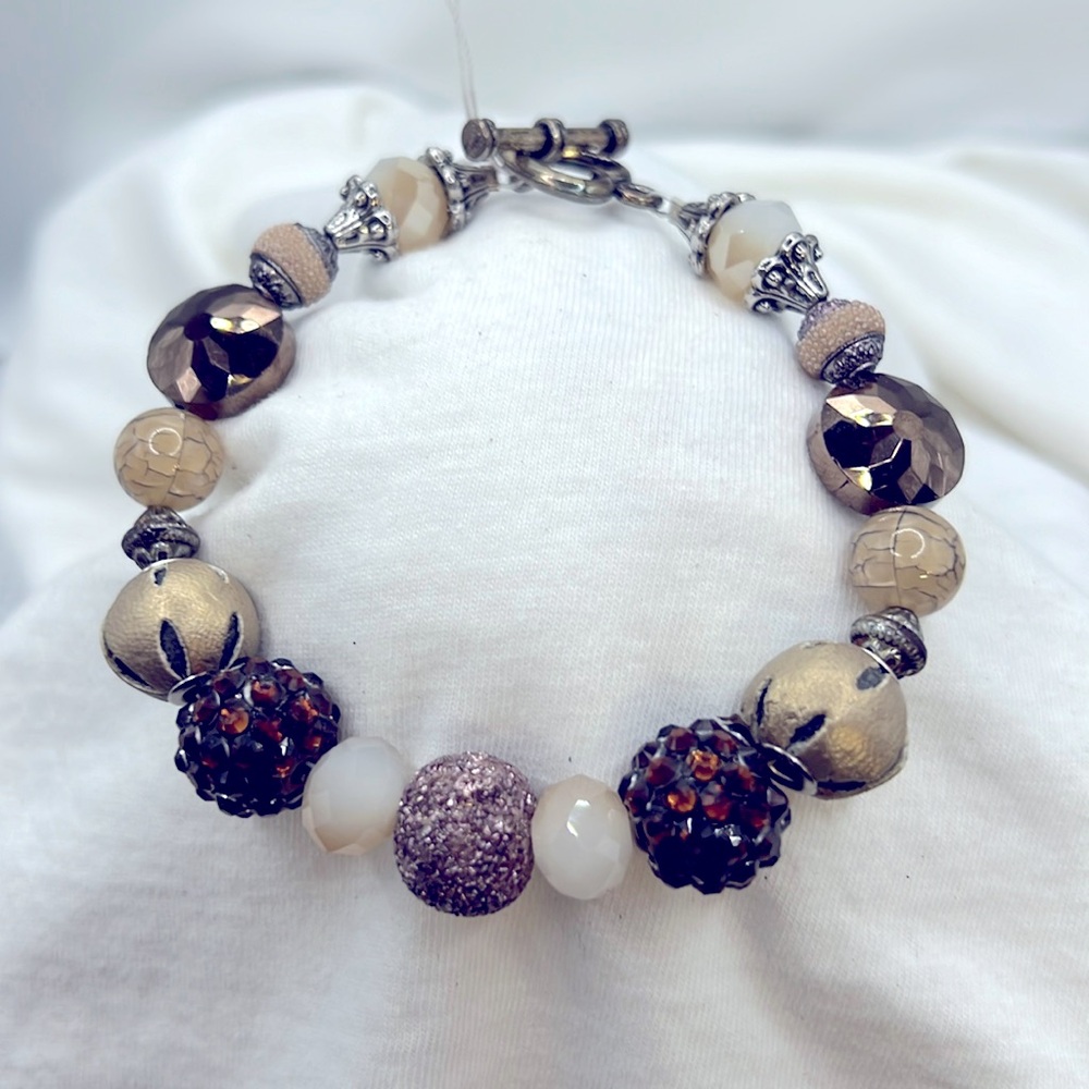 Handmade Bead Bracelet Heart and Bar clasp - 8”